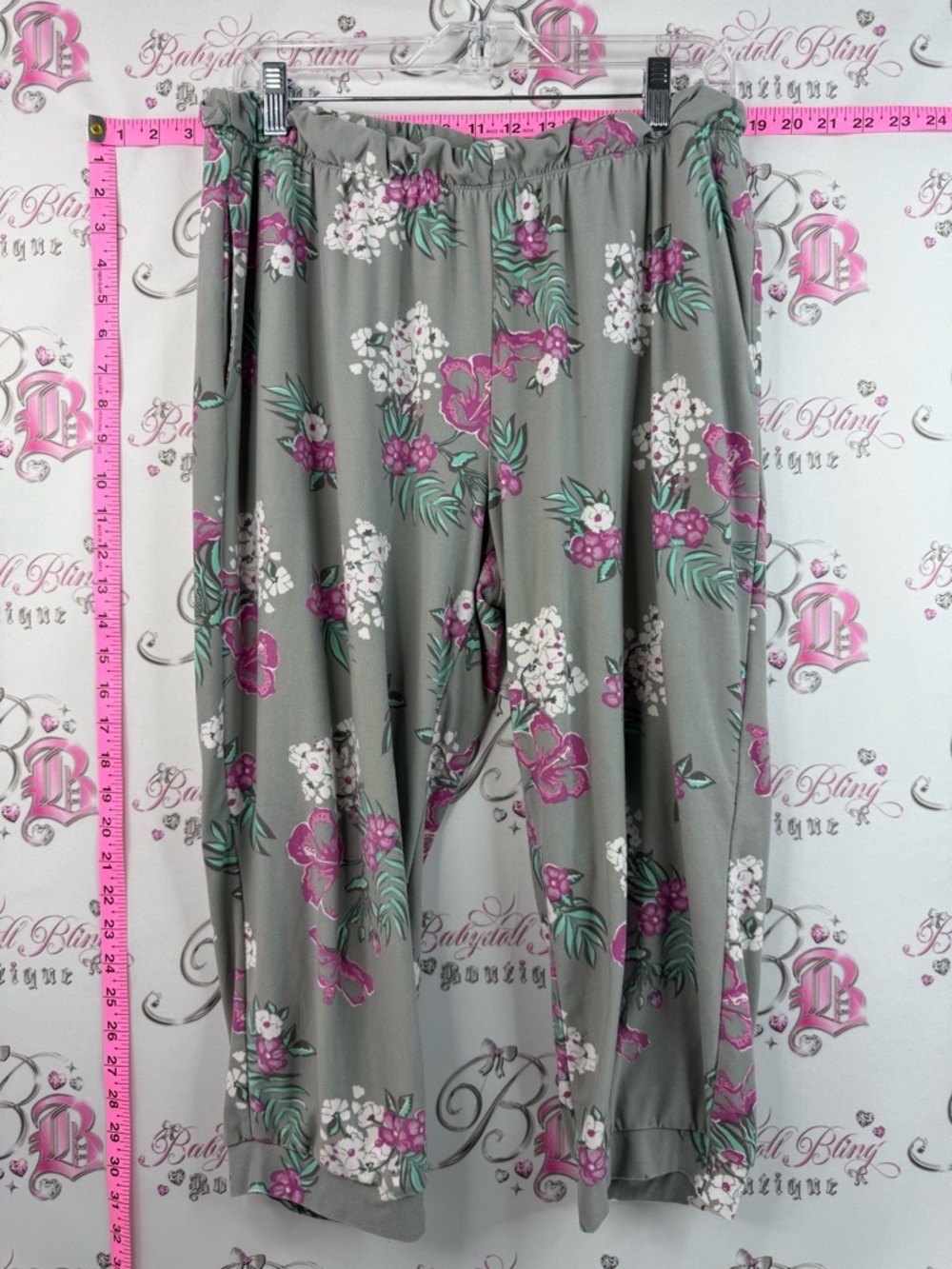Be yourself capri jogger Floral flowers Capris - Gray with Pink & White Flowers